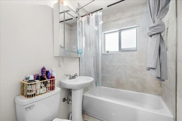 517 E MAIN STREET, Bronson, FL 32621