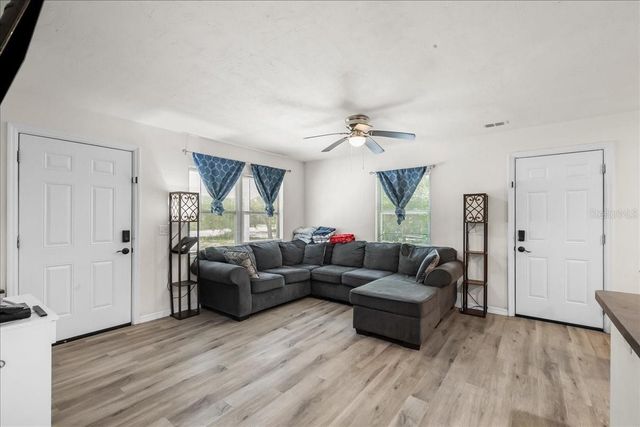 517 E MAIN STREET, Bronson, FL 32621