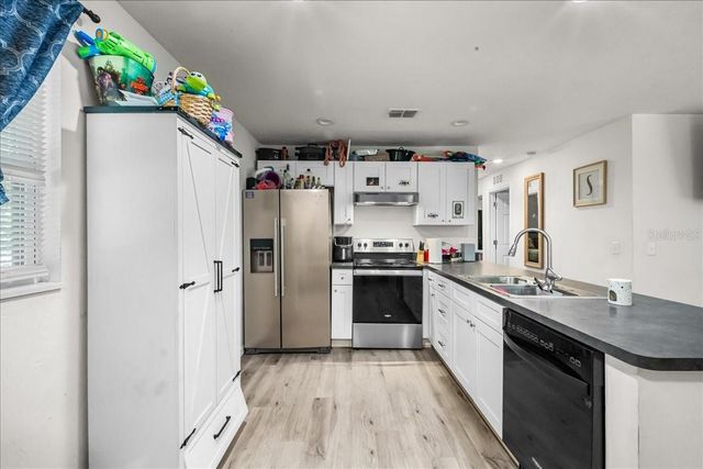 517 E MAIN STREET, Bronson, FL 32621