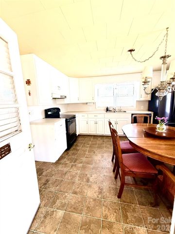 1005 N Main Street, Oakboro, NC 28129