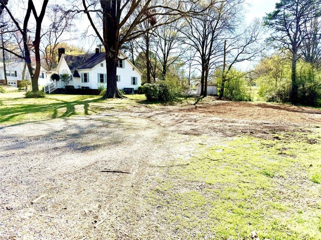 1005 N Main Street, Oakboro, NC 28129