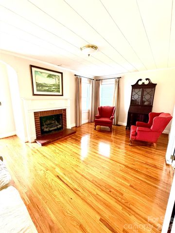 1005 N Main Street, Oakboro, NC 28129