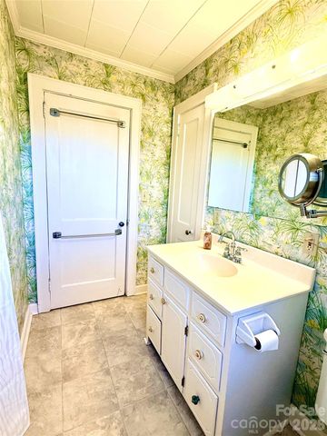 1005 N Main Street, Oakboro, NC 28129