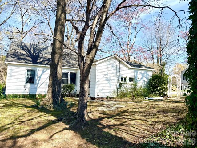 1005 N Main Street, Oakboro, NC 28129