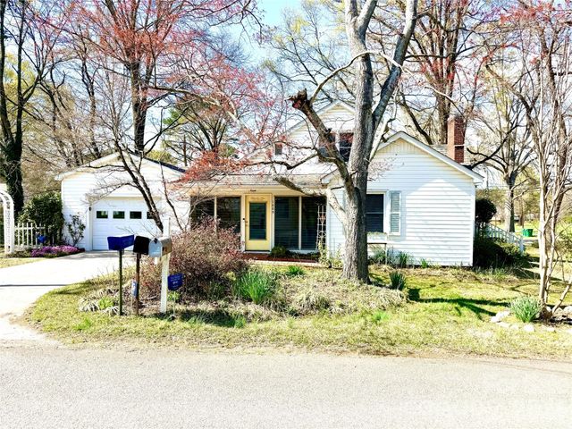 1005 N Main Street, Oakboro, NC 28129