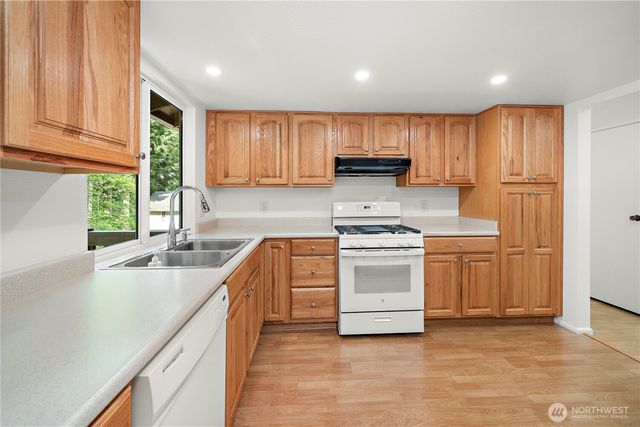 1108 NE 195th Street, Shoreline, WA 98155
