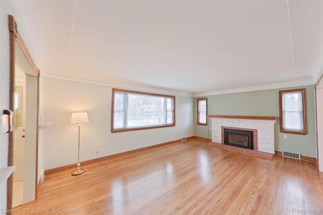 688 New Hampshire Avenue, Marysville, MI 48040