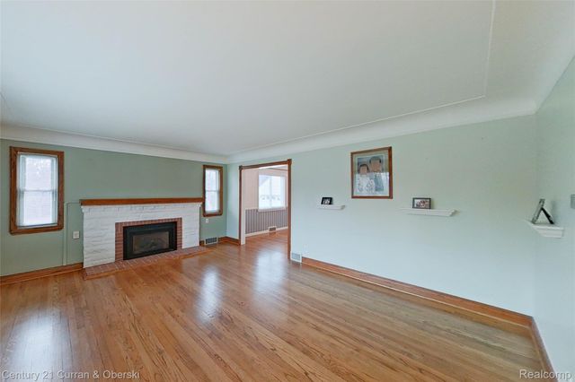 688 New Hampshire Avenue, Marysville, MI 48040