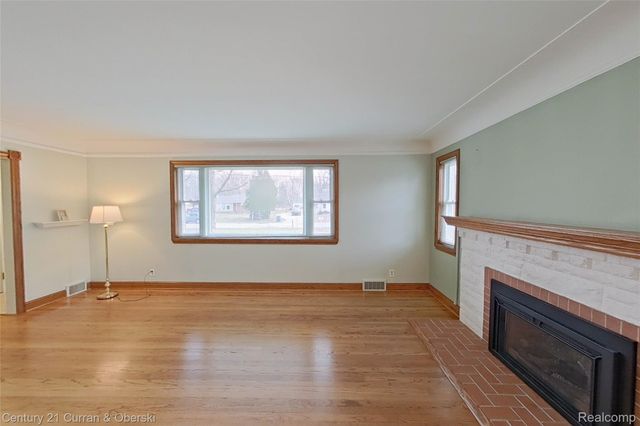 688 New Hampshire Avenue, Marysville, MI 48040