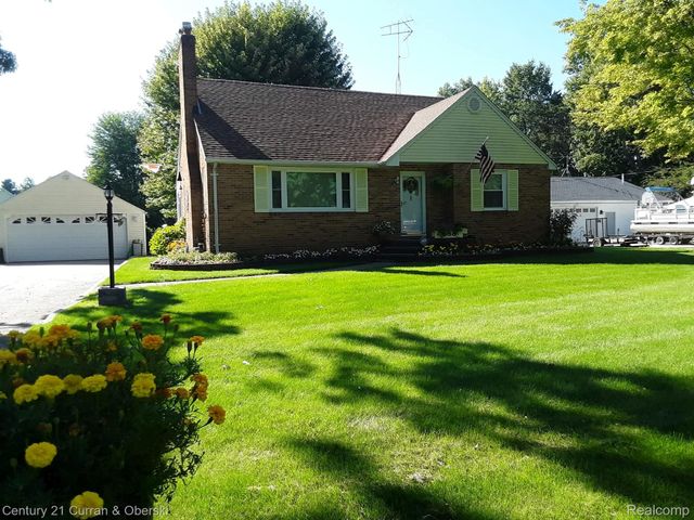 688 New Hampshire Avenue, Marysville, MI 48040