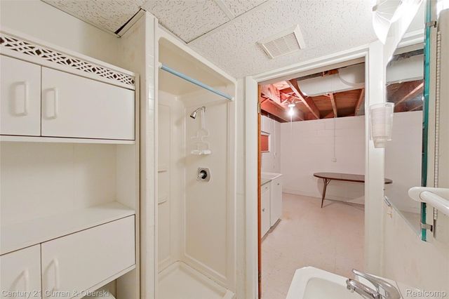 688 New Hampshire Avenue, Marysville, MI 48040