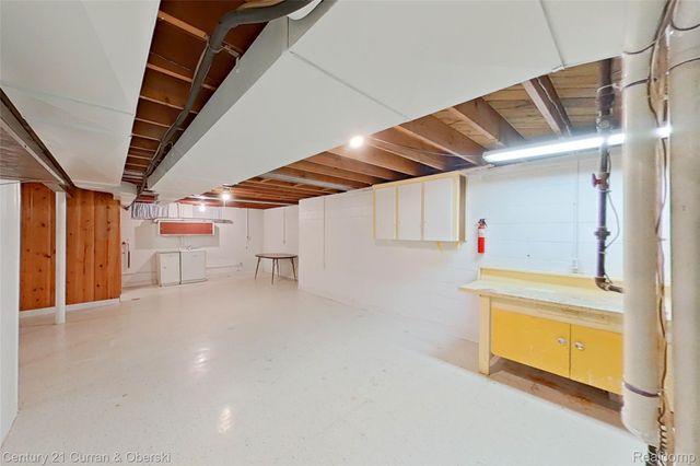 688 New Hampshire Avenue, Marysville, MI 48040