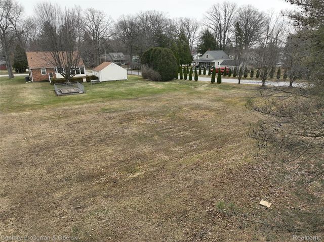 688 New Hampshire Avenue, Marysville, MI 48040