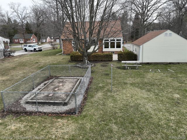 688 New Hampshire Avenue, Marysville, MI 48040