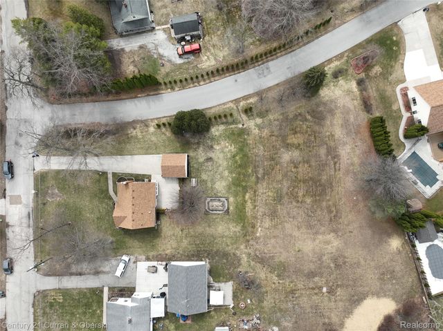 688 New Hampshire Avenue, Marysville, MI 48040