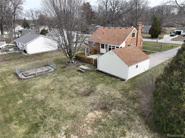 688 New Hampshire Avenue, Marysville, MI 48040