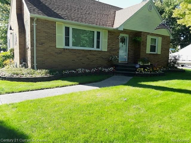 688 New Hampshire Avenue, Marysville, MI 48040