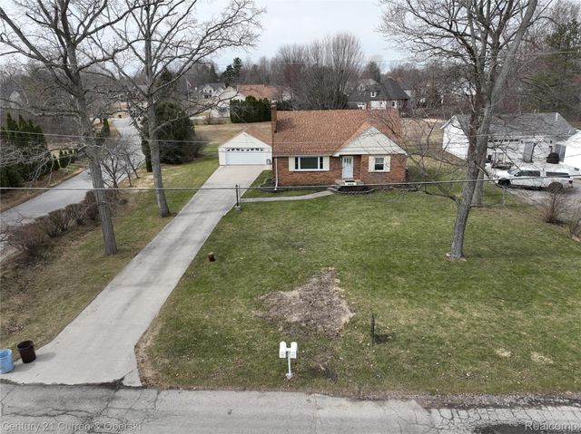 688 New Hampshire Avenue, Marysville, MI 48040