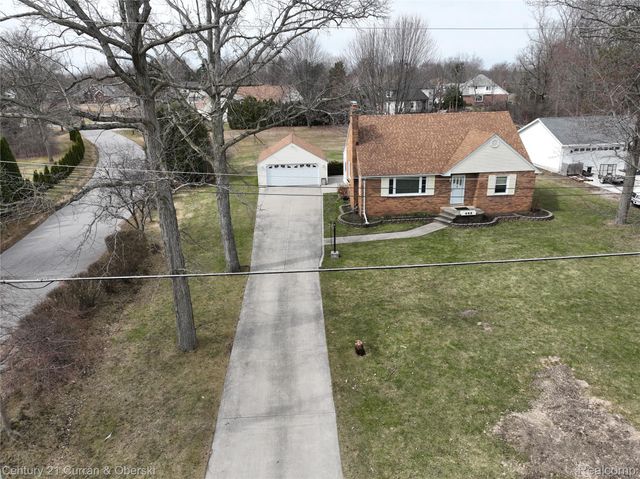 688 New Hampshire Avenue, Marysville, MI 48040