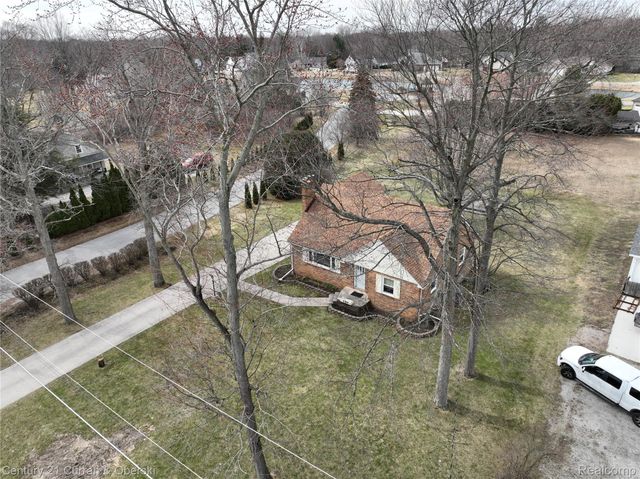 688 New Hampshire Avenue, Marysville, MI 48040