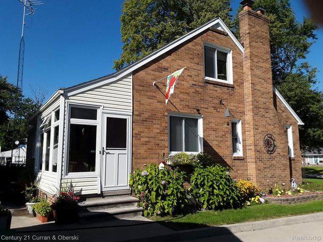 688 New Hampshire Avenue, Marysville, MI 48040