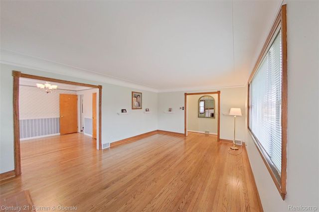 688 New Hampshire Avenue, Marysville, MI 48040