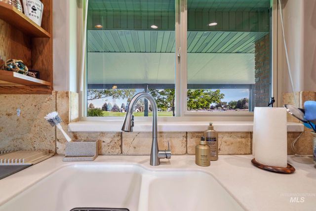 100 Olympic Rd, Jerome, ID 83338