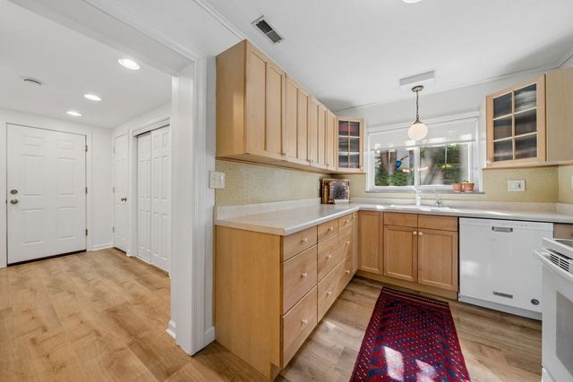 6526 Woodlawn AVENUE, Penn Hills, PA 15147