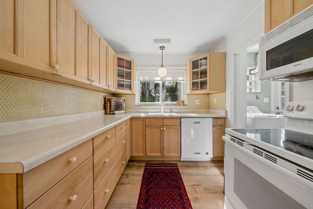 6526 Woodlawn AVENUE, Penn Hills, PA 15147