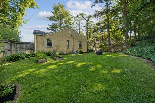6526 Woodlawn AVENUE, Penn Hills, PA 15147