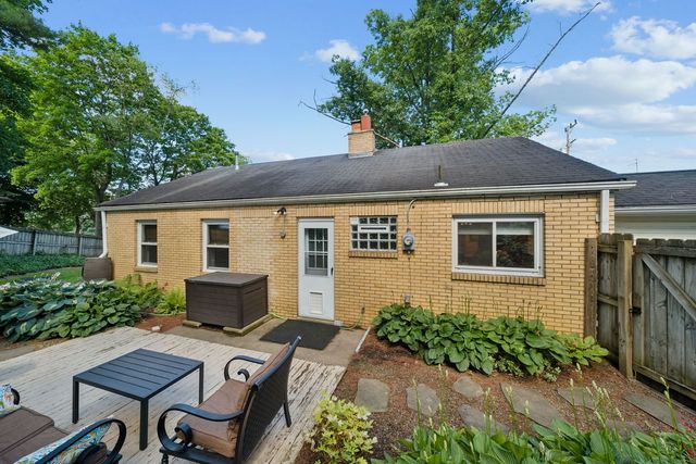6526 Woodlawn AVENUE, Penn Hills, PA 15147