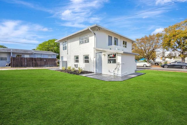 448 Roseland Drive, West Palm Beach, FL 33405