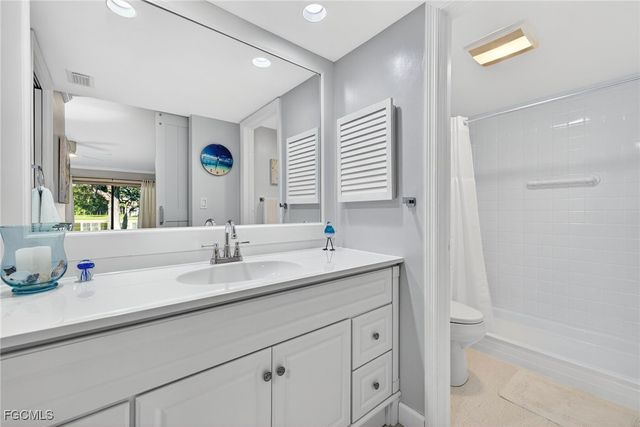 521 Lake Louise CT 103, Naples, FL 34110