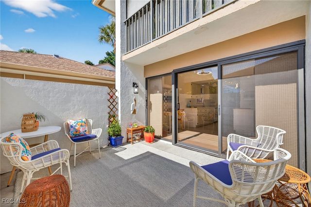 521 Lake Louise CT 103, Naples, FL 34110