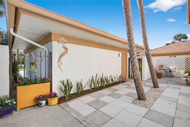 521 Lake Louise CT 103, Naples, FL 34110