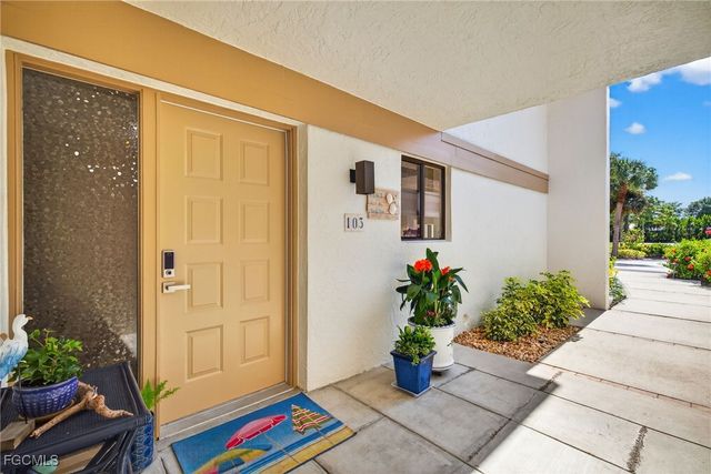 521 Lake Louise CT 103, Naples, FL 34110