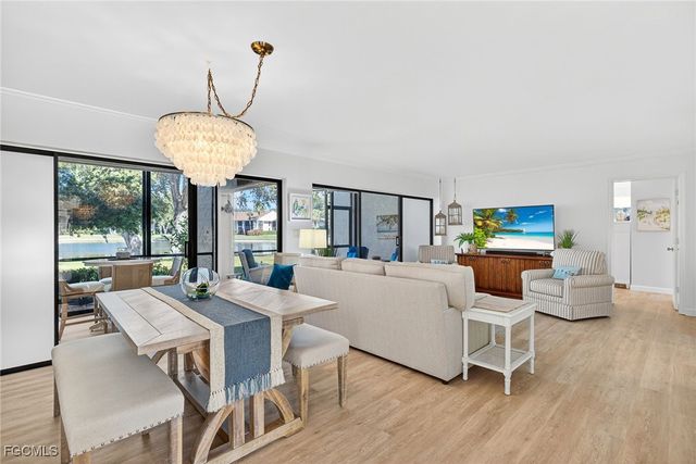 521 Lake Louise CT 103, Naples, FL 34110