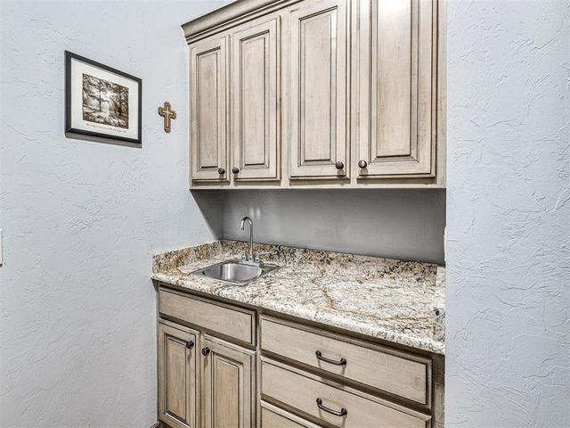 17401 Parkgrove Drive, Edmond, OK 73012