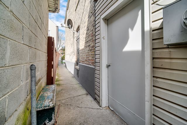 2631 S Sawyer Avenue, Chicago, IL 60623