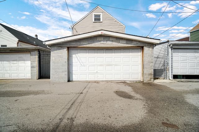 2631 S Sawyer Avenue, Chicago, IL 60623