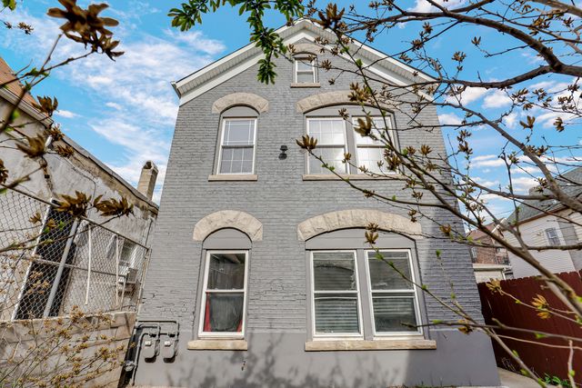 2631 S Sawyer Avenue, Chicago, IL 60623