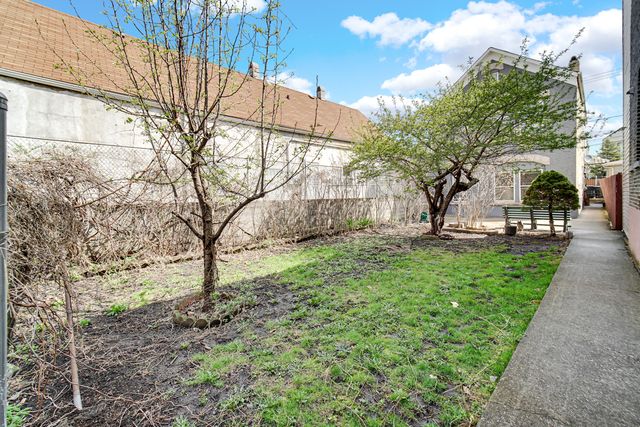 2631 S Sawyer Avenue, Chicago, IL 60623