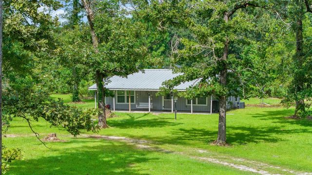 40 Briar Drive, Shepherd, TX 77371