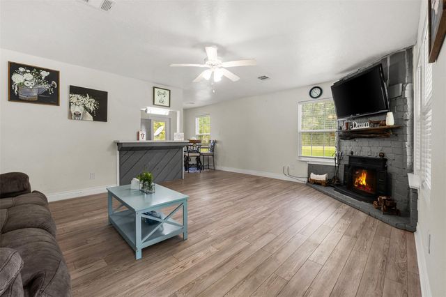 40 Briar Drive, Shepherd, TX 77371