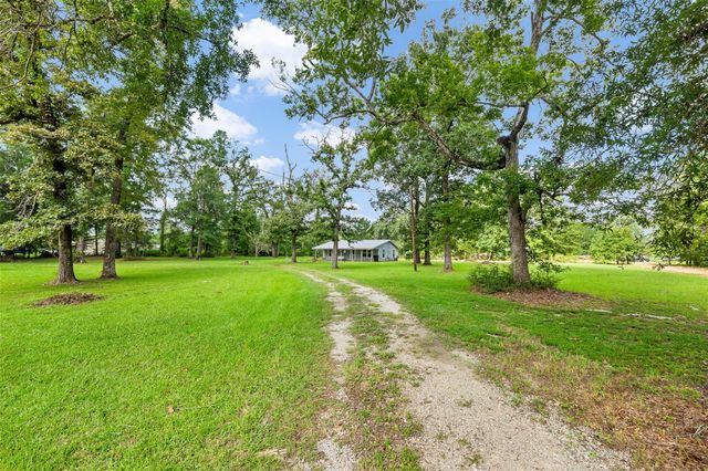 40 Briar Drive, Shepherd, TX 77371