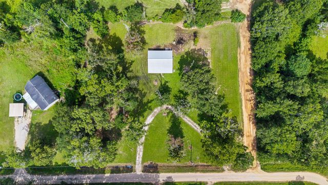 40 Briar Drive, Shepherd, TX 77371