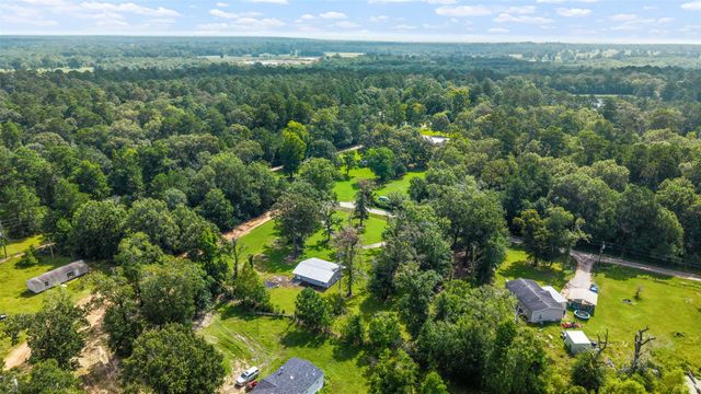 40 Briar Drive, Shepherd, TX 77371