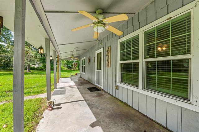 40 Briar Drive, Shepherd, TX 77371