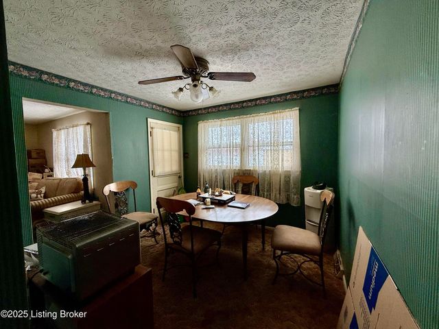 1047 Red Bird Ct, Shelbyville, KY 40065