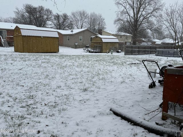 1047 Red Bird Ct, Shelbyville, KY 40065